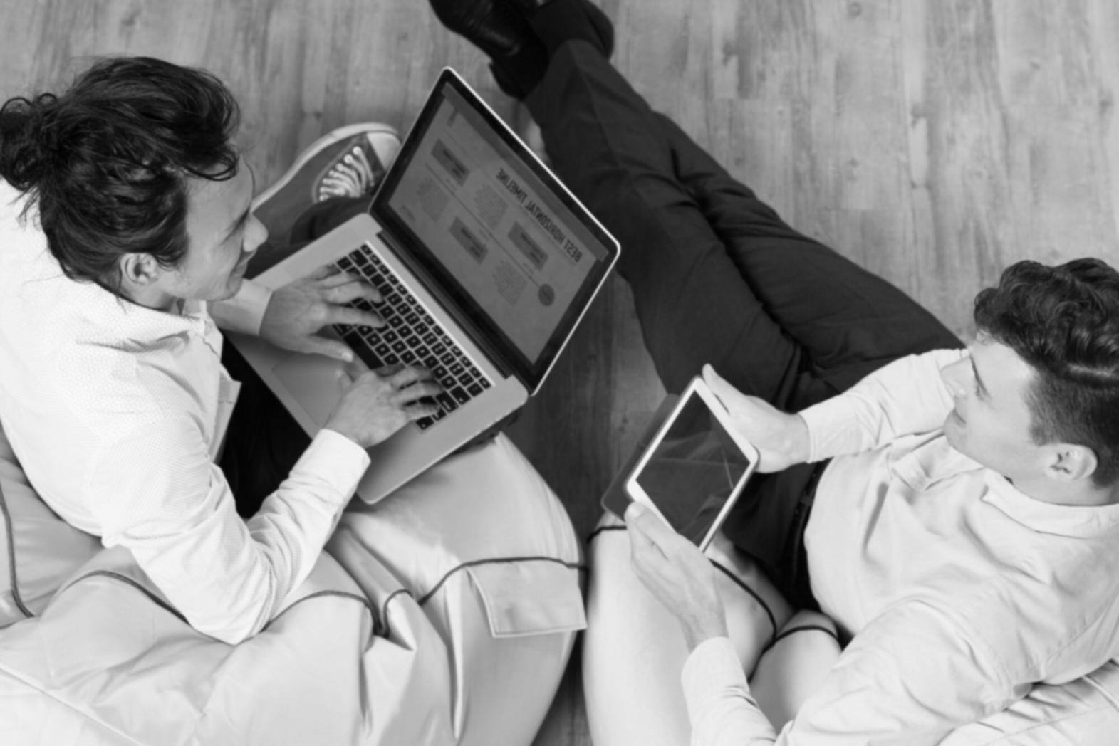 Analyse de données financières sur écran d'ordinateur
